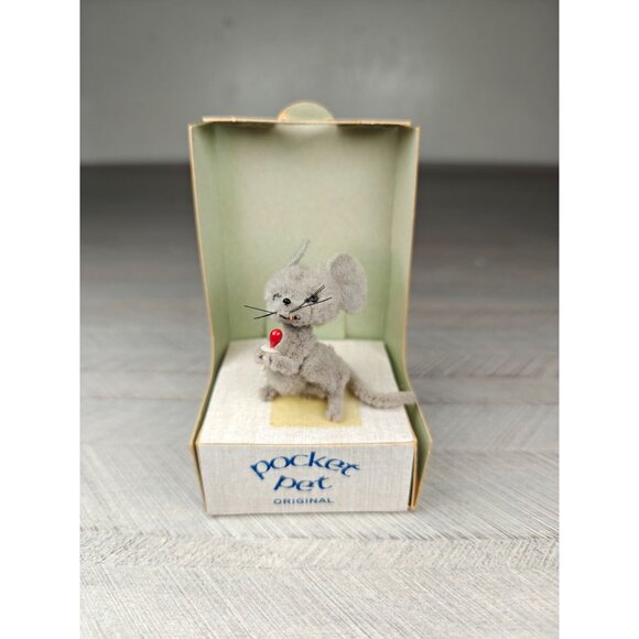 Vintage Pocket Pet Original Mouse Figurine With Red Candy By Ara Jeretzian - Picture 4 of 8